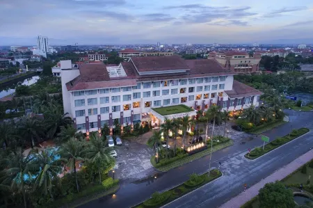 Sai Gon Quang Binh Hotel Отели в г. Bao Xuan