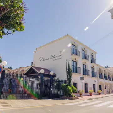 Paloma Blanca Boutique Hotel
