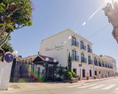 Paloma Blanca Boutique Hotel マルベーリャのホテル