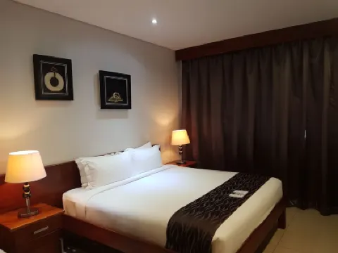 Paddy's Hotel & Apartments Hotels in 