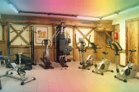 Hotel Dolomiti Schloss - Fitnessstudio