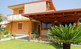 B&B Glass Paradise - Housity