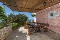 Apartment Luka Hotels in Jelsa