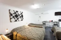 ทารีลอดจ์โมเทล