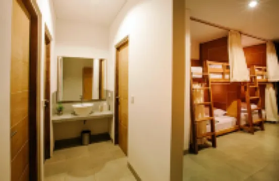 峇里島洛卡青年旅館