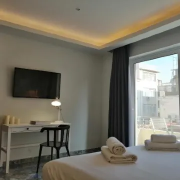 24 K雅典娜套房酒店 鄰近伊瑞克提翁神廟的酒店