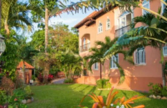 2 Bed Apt with Balcony at Runaway Bay Hotels in 