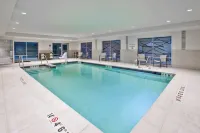 Holiday Inn Express & Suites Okemos - University Area Hotels in Okemos