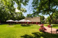 Hotel Boss Hotel a Gmina WiAzowna