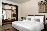Treeline Urban Resort - balcony