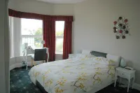 Athol Park Guest House - parking