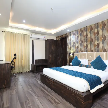 Pinnacle by Click Hotels, Lucknow