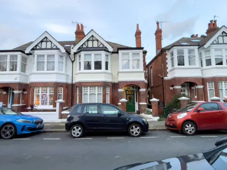 Simply Hove by My Getaways Отели рядом с достопримечательностью «Hove Museum and Art Gallery»