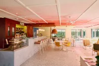 Greet  Hotel Versailles - Voisins le Bretonneux