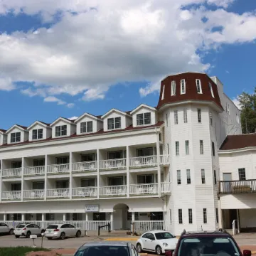 Roosevelt Inn Mount Rushmore