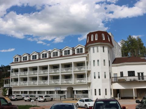 Roosevelt Inn Mount Rushmore
