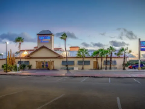 鷹阿魯巴度假村 鷹海灘酒店