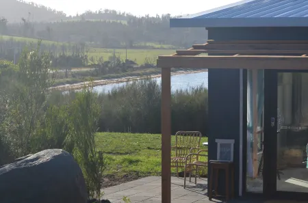 Flotsam Seaside Studio Dunalley Отели в г. Порт-Артур