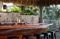 Grassy Flats Resort & Beach Club - bar