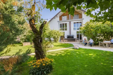 Hôtel la Croix Blanche Отели в г. Пейерн