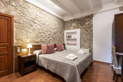 Hostal Can Xicu Hotels in Darnius
