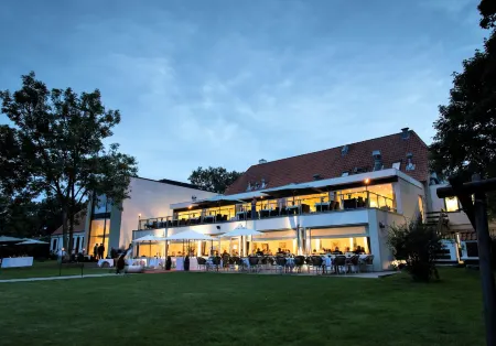 Hotel Scheelsminde Отели в г. Ольборг