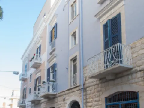 Sotrani Hotel a Trani