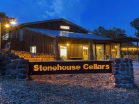 床與木桶石屋酒窖酒店 萊克縣酒店