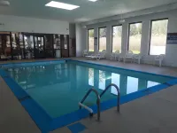 Quality Inn & Suites - piscina