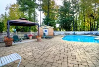 Senator Inn & Spa - Pool