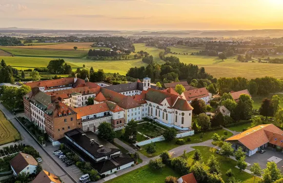 克拉伯波斯特羅曼蒂克酒店