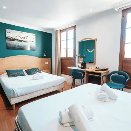 Grand hotel de la Gare Toulon – Boutique Hôtel Отели рядом с достопримечательностью «Паром Тоулон»