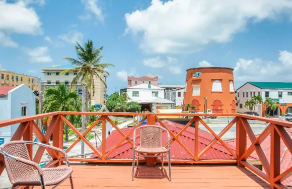 村礁酒店及碼頭