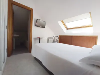 Hostal Lady Ana María Hotels near Colegio Los Sauces Torrelodones