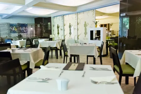 Echo Residence All Suite Hotel Отели в г. Балатонфелдвар