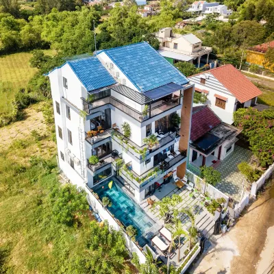 ANCIENT RIVER VILLA Hotels near Cam Ha
