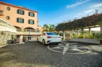 Villa Alto Boutique Hotel - parking