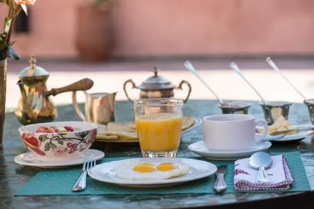 Palais Riad Lamrani Отели рядом с достопримечательностью «Viajar Marrocos»