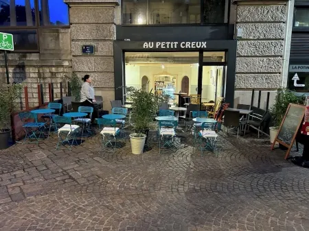 Authentic by Balladins, Hôtel le Carré d'Aix Отели в г. Грези-Сюр-Экс