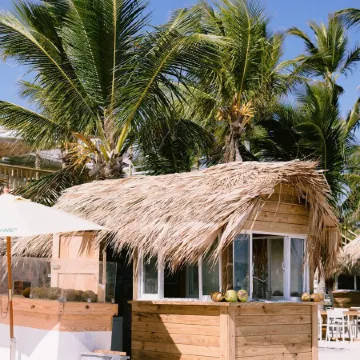 Incredibly Beautiful Condo Just Steps to the Beach