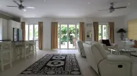 Las Brisas Villa - Chateau Elysium