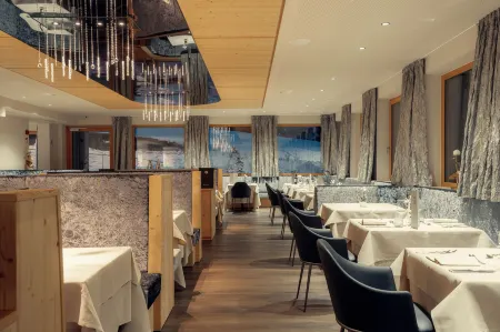 Hotel Tofana Cortina Отели рядом с достопримечательностью «Пять Башен»