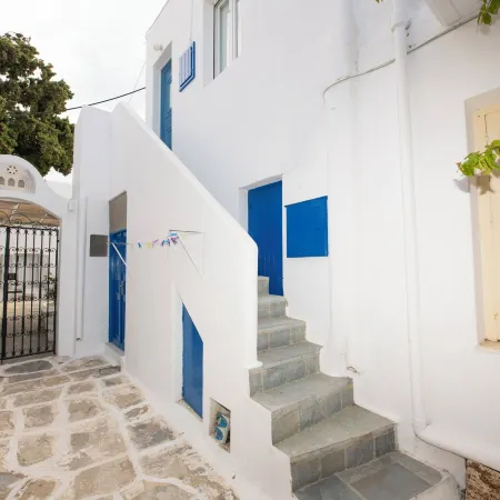 Karboni Hotel