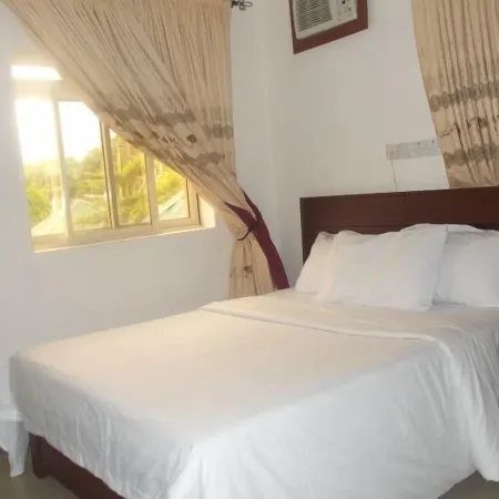 Franphinas Suites & Hotels