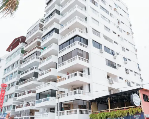 Apartment - Sleeps & Free Parking Hotels in Salinas