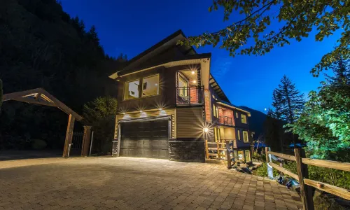 The Lodge on Harrison Lake