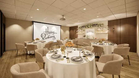 Kins Hotel Отели рядом с достопримечательностью «Holyland Exhibition»