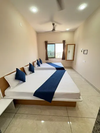 Hotel Darshan Palace - Near Dwarka Railway Station & Shree Dwarkadhish Temple Отели рядом с достопримечательностью «Нейджшвар Джйошерлинг темпл»