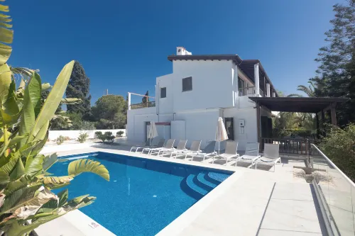 Villa Rosie, Modern 4Bdr Ayia Napa Villa with Pool