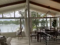 Renovated, Waterfront, Large Private Deep Water Dock, Cowboy Pool, Fire Pit